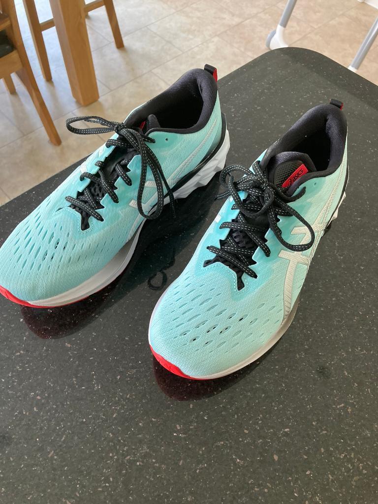 Asics Novablast 2 running Shoes - Size 